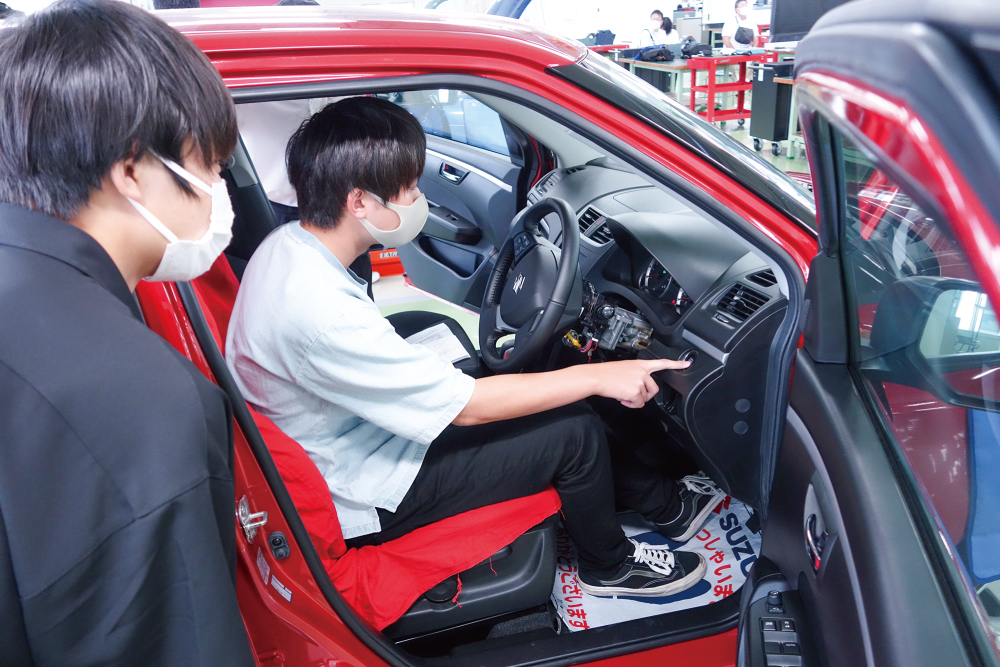 自動車の日常点検