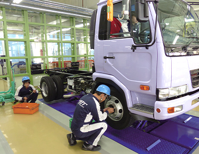 トラックの車検